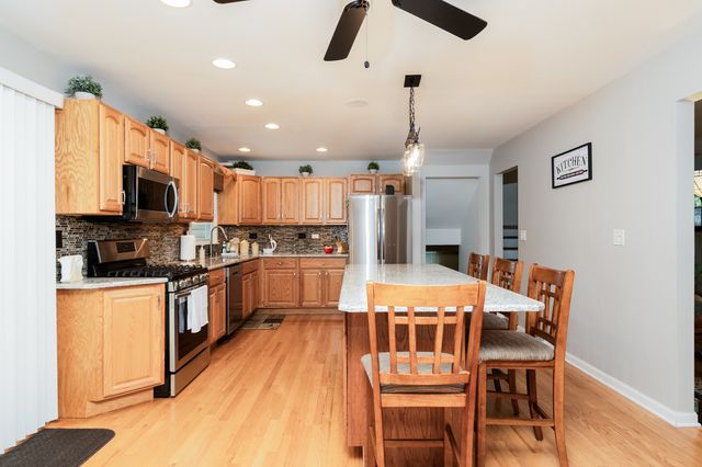 1650 Fender Road, Naperville, IL 60565