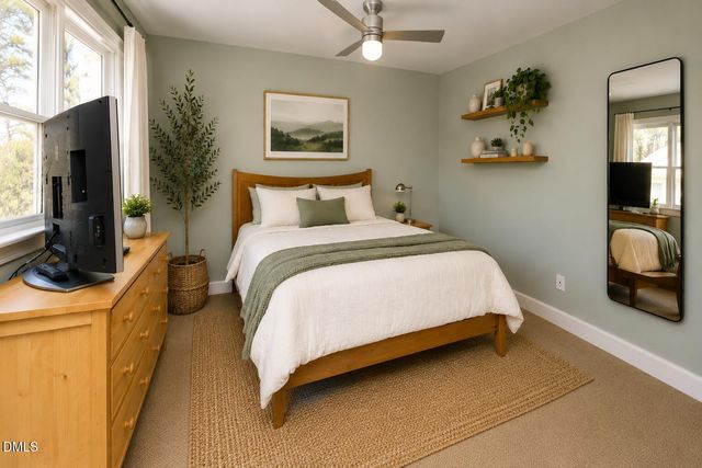323 Columbia Place E, Chapel Hill, NC 27516