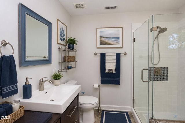 323 Columbia Place E, Chapel Hill, NC 27516