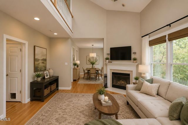 323 Columbia Place E, Chapel Hill, NC 27516