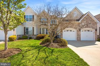30 MCCONKEY DR, Washington Crossing, PA 18977