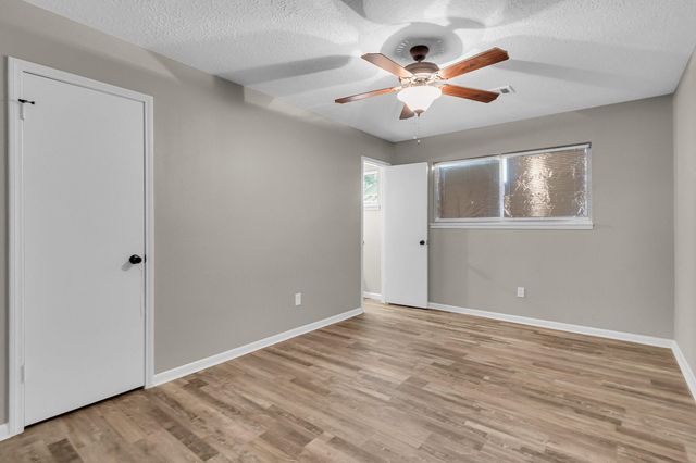 3937 Tumbleweed Lane, Baytown, TX 77521