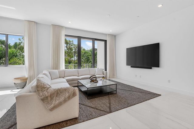 4130 NW 17th Avenue, Boca Raton, FL 33431