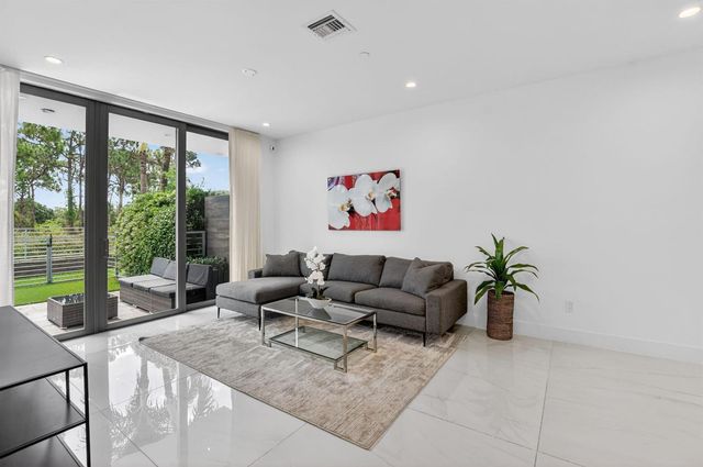 4130 NW 17th Avenue, Boca Raton, FL 33431