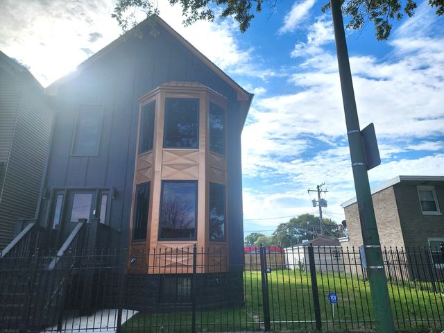 243 W Swann Street 1, Chicago, IL 60609