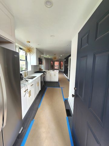 243 W Swann Street 1, Chicago, IL 60609