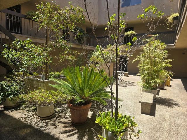 335 N Adams 106, Glendale, CA 91206