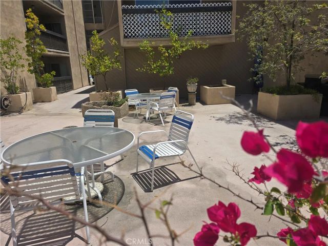 335 N Adams 106, Glendale, CA 91206