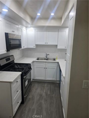 335 N Adams 106, Glendale, CA 91206