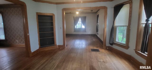 1262 N BROAD Street, Galesburg, IL 61401