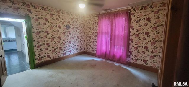 1262 N BROAD Street, Galesburg, IL 61401