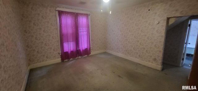 1262 N BROAD Street, Galesburg, IL 61401