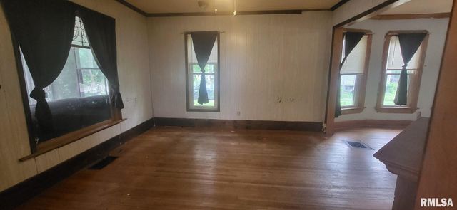 1262 N BROAD Street, Galesburg, IL 61401