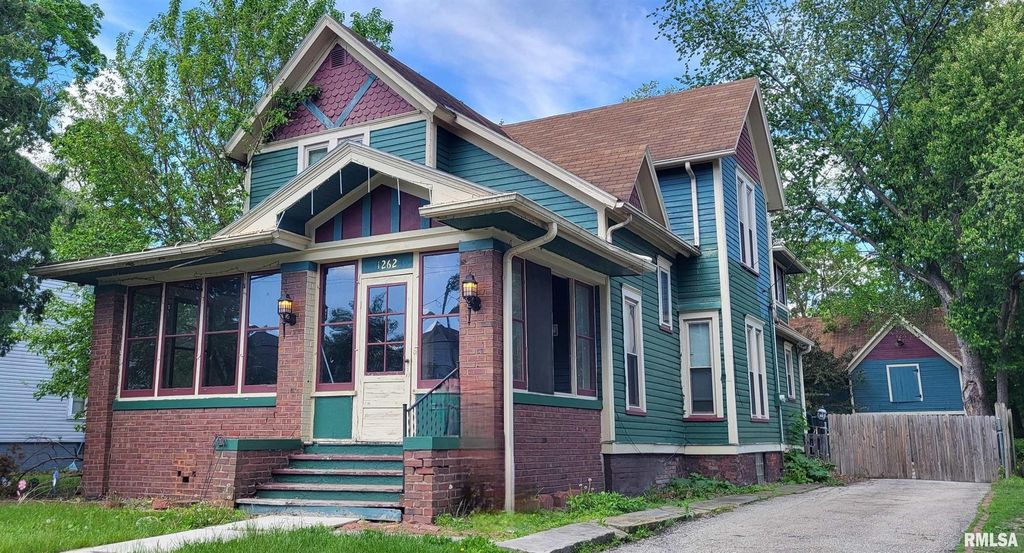 1262 N BROAD Street, Galesburg, IL 61401
