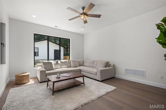 6252 Famous Avenue, St Louis, MO 63139