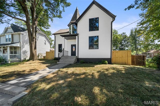 6252 Famous Avenue, St Louis, MO 63139