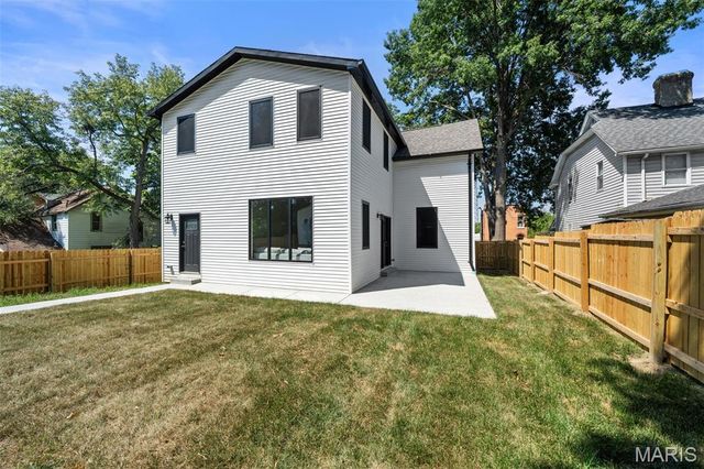 6252 Famous Avenue, St Louis, MO 63139