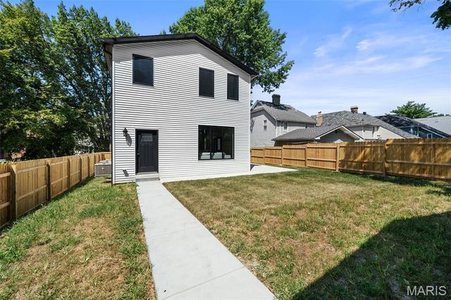 6252 Famous Avenue, St Louis, MO 63139