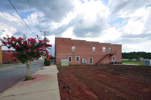 231-A N Chatham Avenue, Siler City, NC 27344