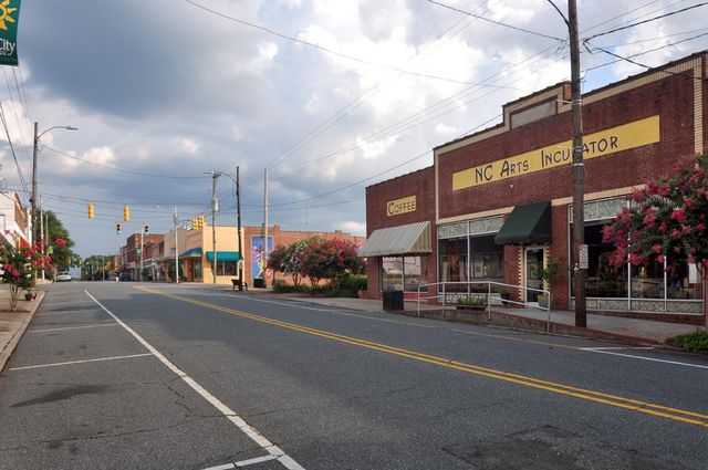 231-A N Chatham Avenue, Siler City, NC 27344