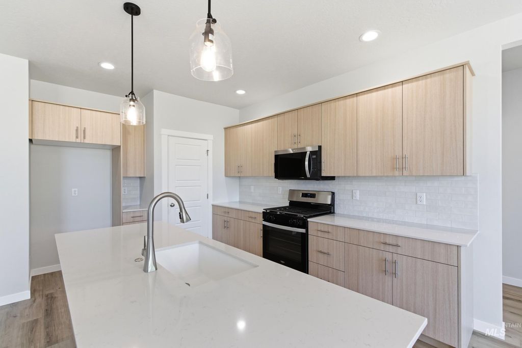 7396 W Newtown Dr, Eagle, ID 83616 photo 4