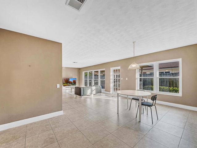 2750 SE 3rd Street, Pompano Beach, FL 33062