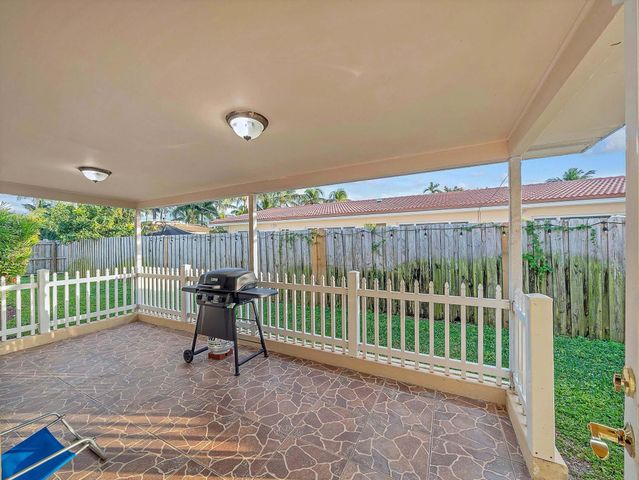 2750 SE 3rd Street, Pompano Beach, FL 33062