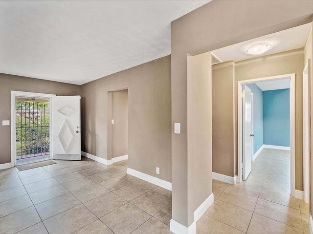 2750 SE 3rd Street, Pompano Beach, FL 33062