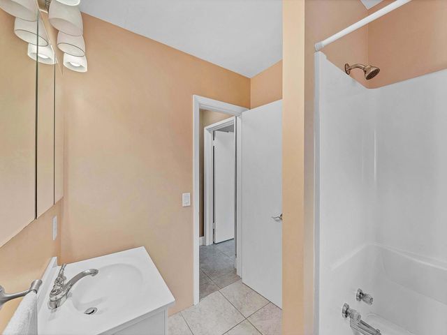 2750 SE 3rd Street, Pompano Beach, FL 33062