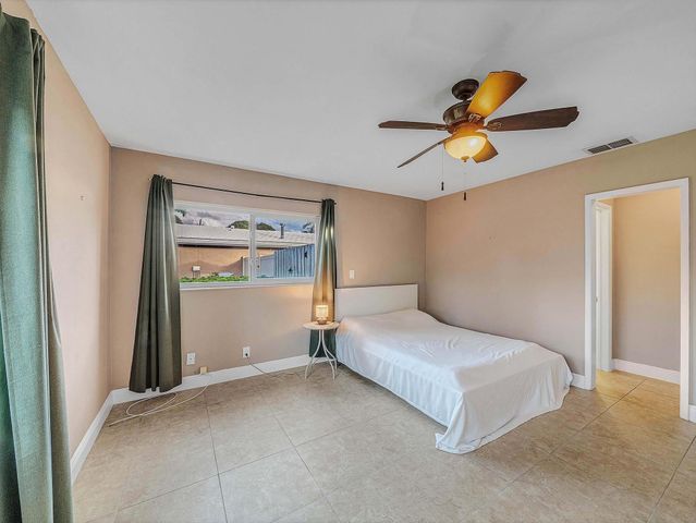 2750 SE 3rd Street, Pompano Beach, FL 33062