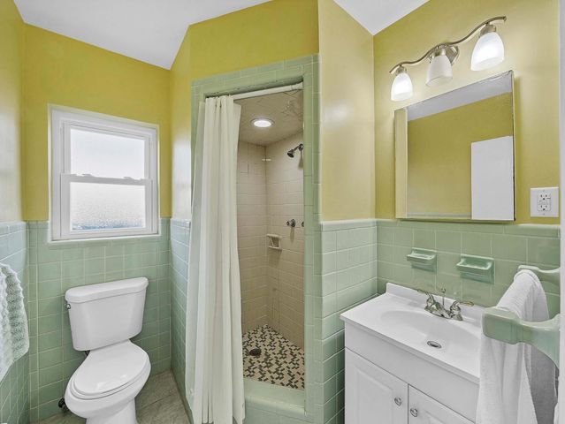 2750 SE 3rd Street, Pompano Beach, FL 33062