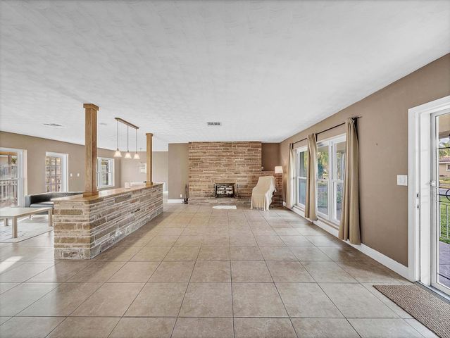 2750 SE 3rd Street, Pompano Beach, FL 33062