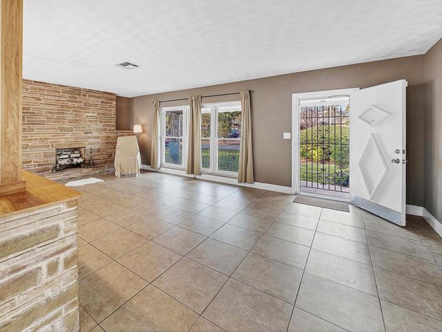 2750 SE 3rd Street, Pompano Beach, FL 33062