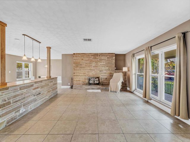 2750 SE 3rd Street, Pompano Beach, FL 33062