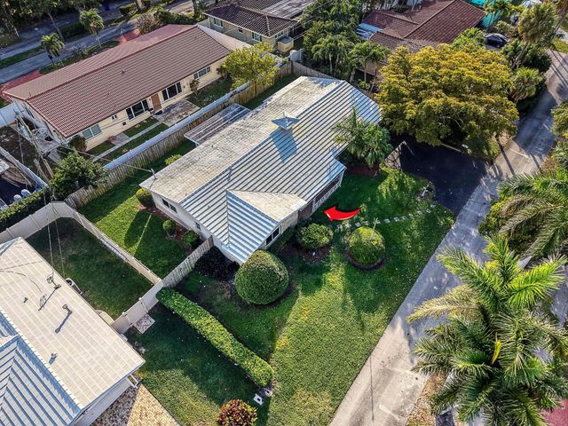 2750 SE 3rd Street, Pompano Beach, FL 33062