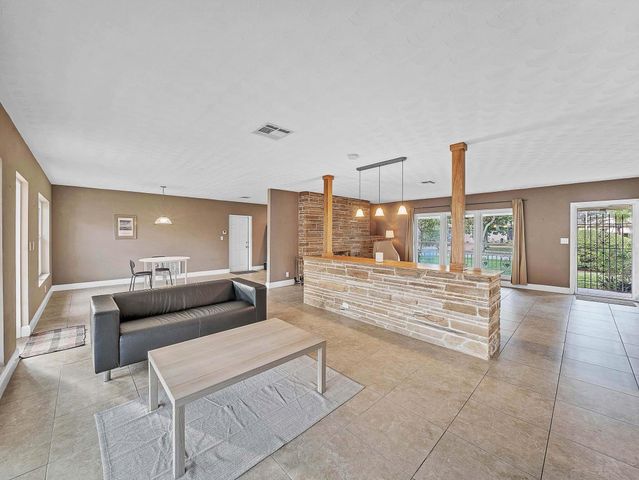 2750 SE 3rd Street, Pompano Beach, FL 33062