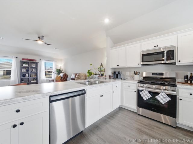 14233 N 75th East Avenue, Collinsville, OK 74021