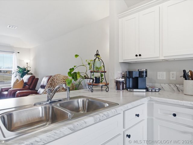 14233 N 75th East Avenue, Collinsville, OK 74021