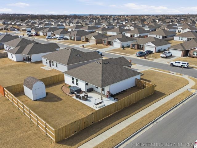 14233 N 75th East Avenue, Collinsville, OK 74021