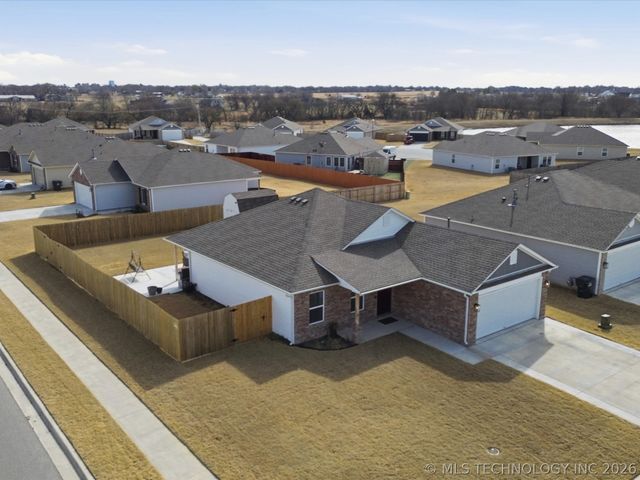 14233 N 75th East Avenue, Collinsville, OK 74021