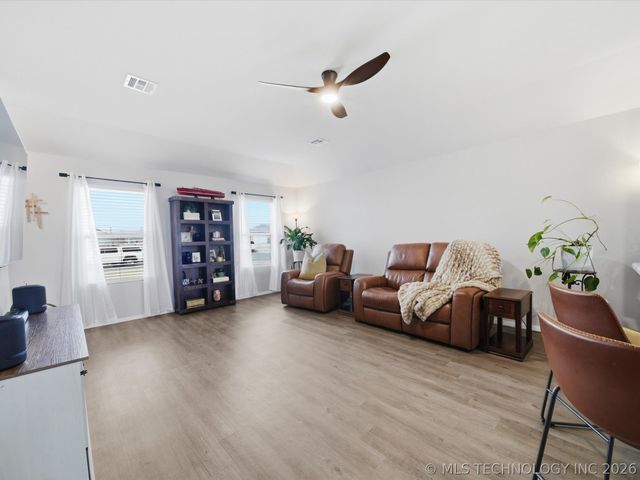 14233 N 75th East Avenue, Collinsville, OK 74021