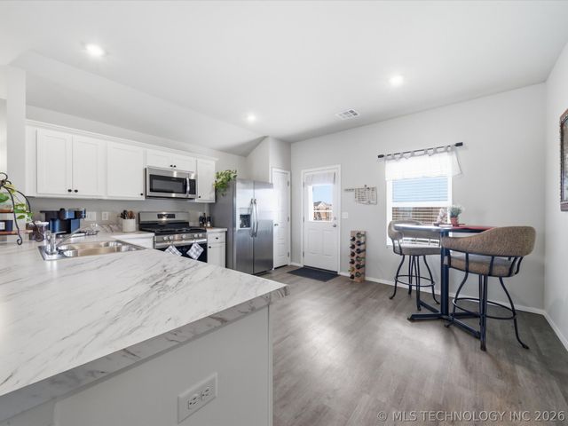 14233 N 75th East Avenue, Collinsville, OK 74021