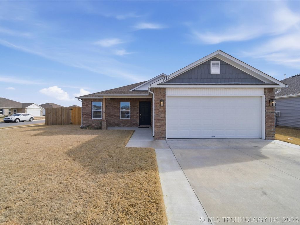 14233 N 75th East Avenue, Collinsville, OK 74021