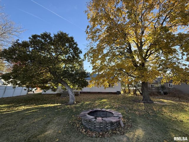 570 S MAIN Street, Roseville, IL 61473