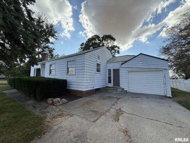 570 S MAIN Street, Roseville, IL 61473