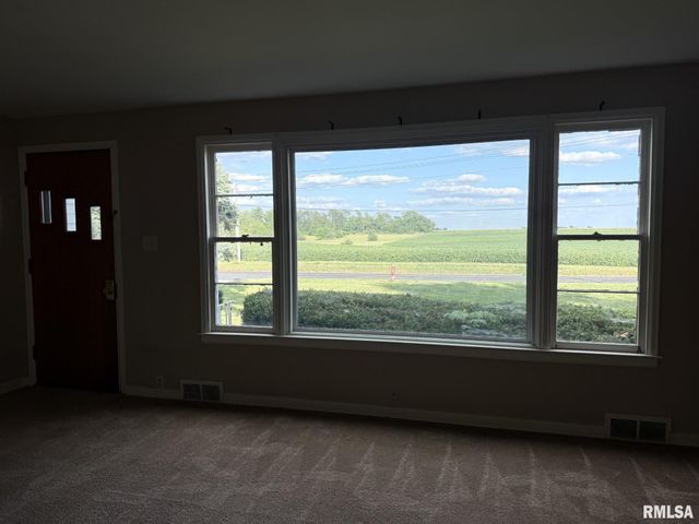 570 S MAIN Street, Roseville, IL 61473