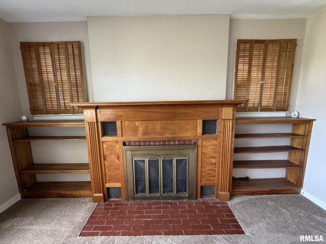 570 S MAIN Street, Roseville, IL 61473