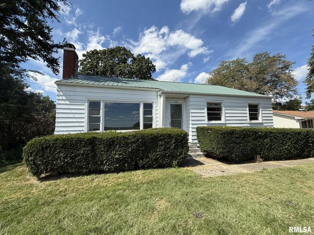 570 S MAIN Street, Roseville, IL 61473