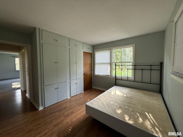 570 S MAIN Street, Roseville, IL 61473