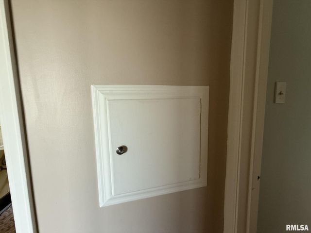 570 S MAIN Street, Roseville, IL 61473